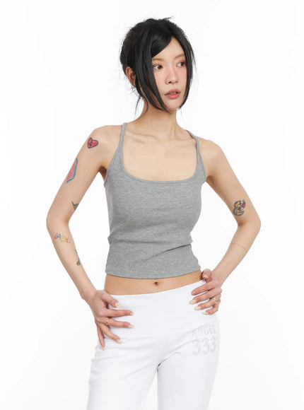 simple-halter-neck-top-cm517