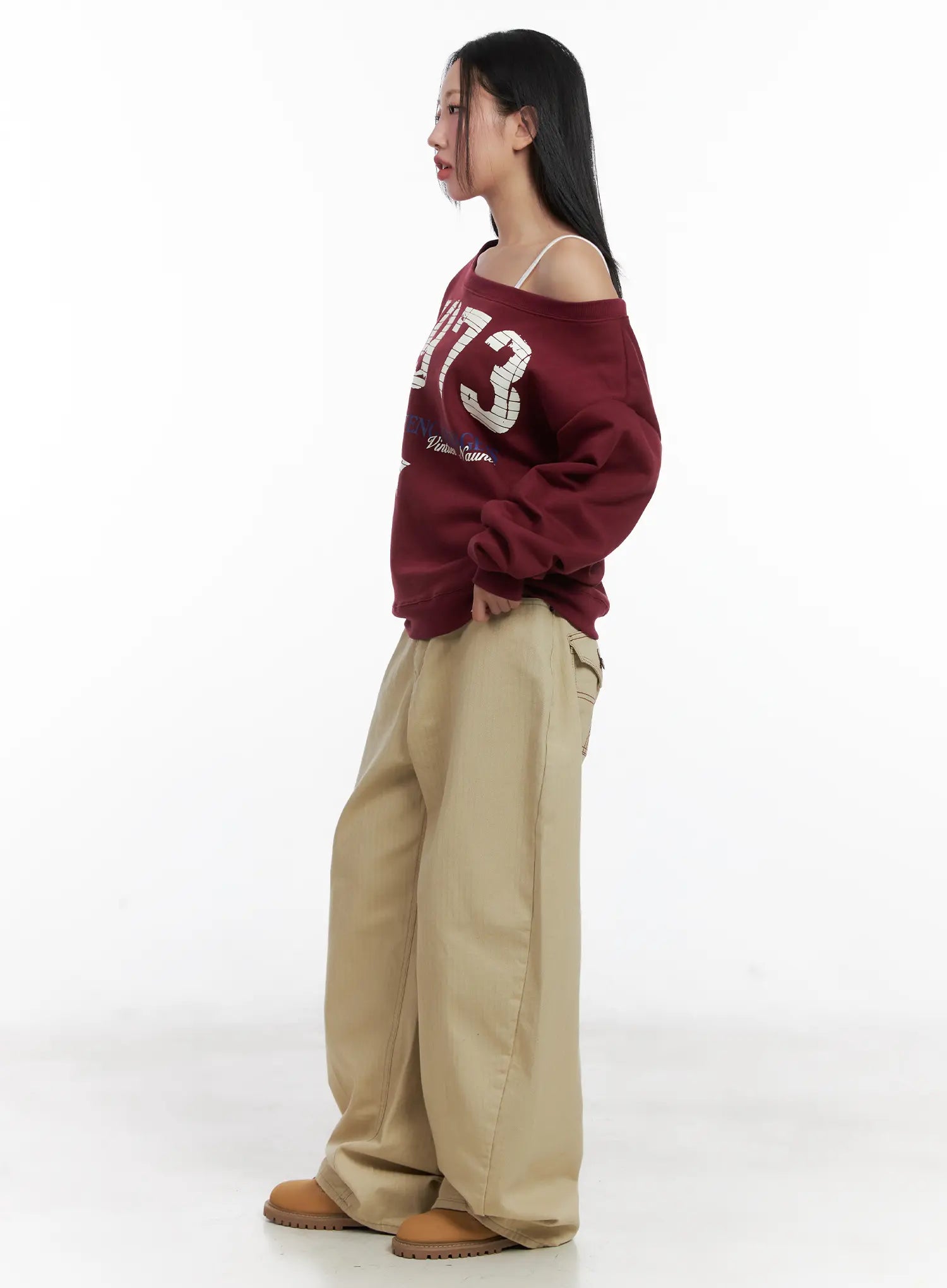 oversized-off-shoulder-graphic-sweatshirt-cn528