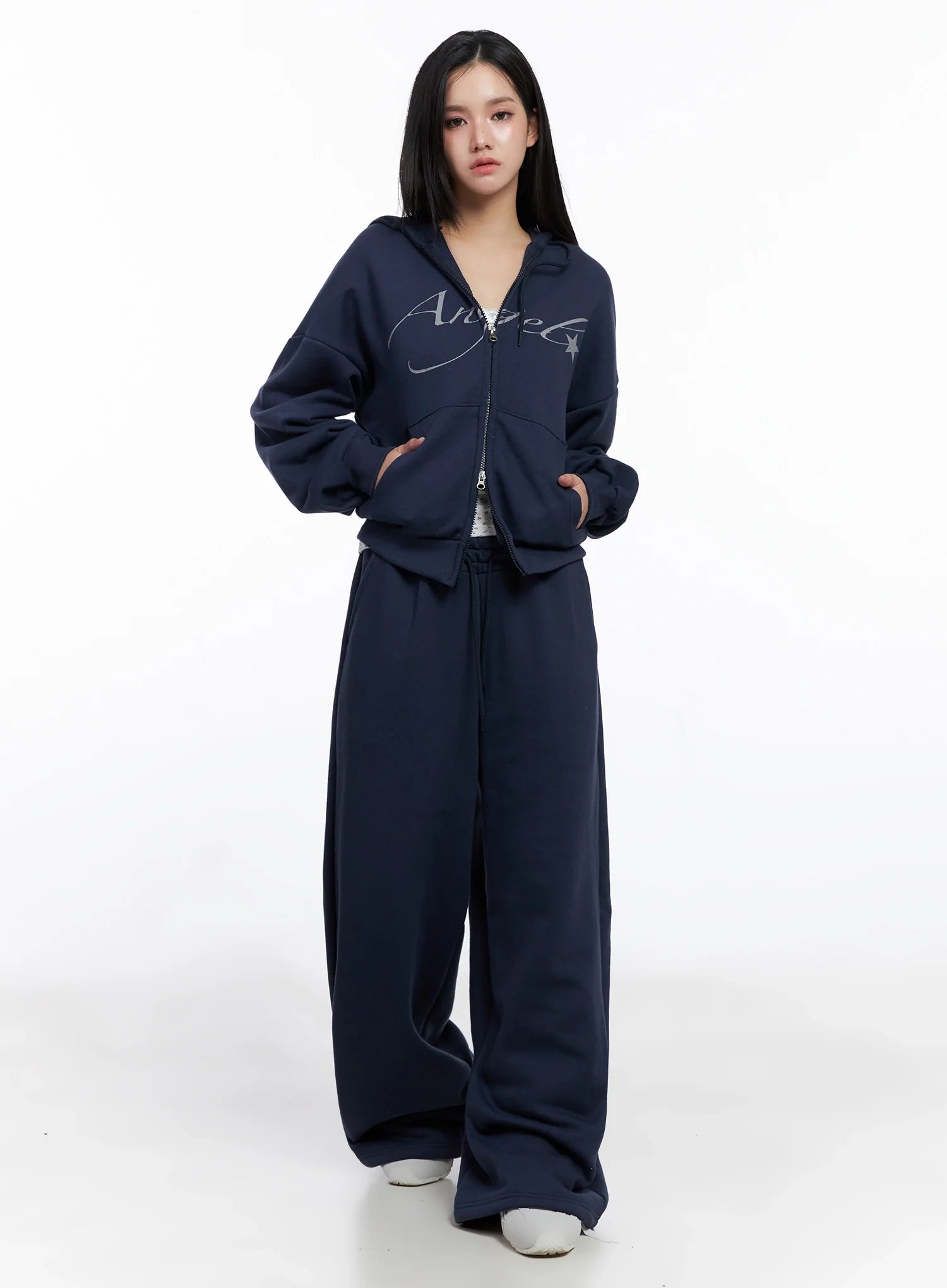 graphic-wide-leg-sweatpants-is525