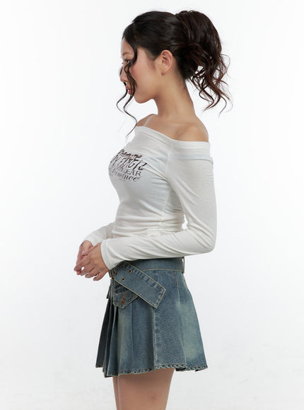 chic-graphic-off-shoulder-top-cn401