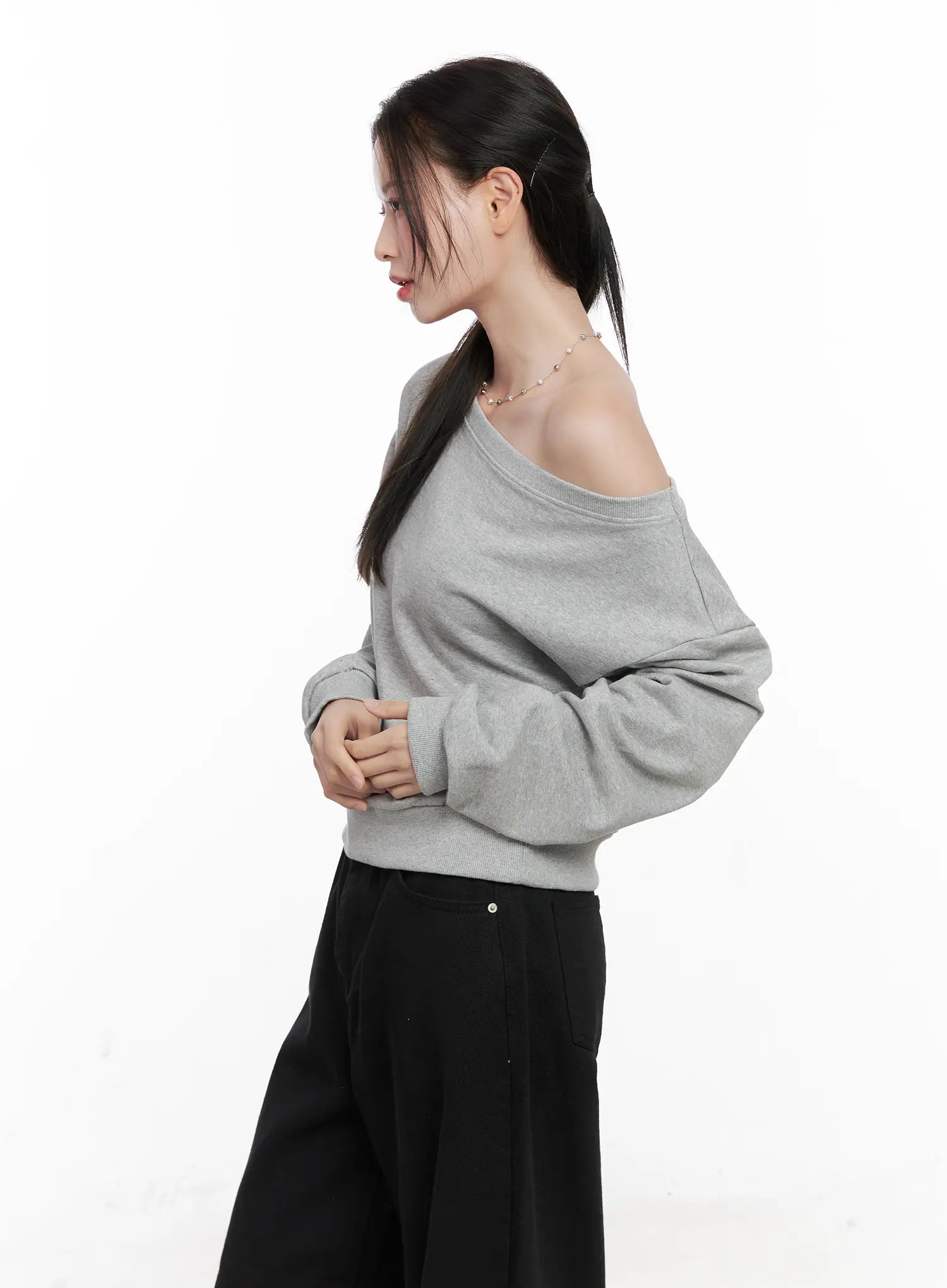 off-shoulder-sweatshirt-co503
