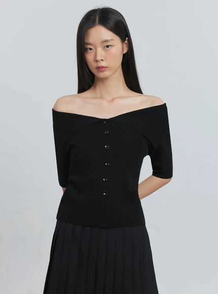 off-shoulder-buttoned-tee-iu512