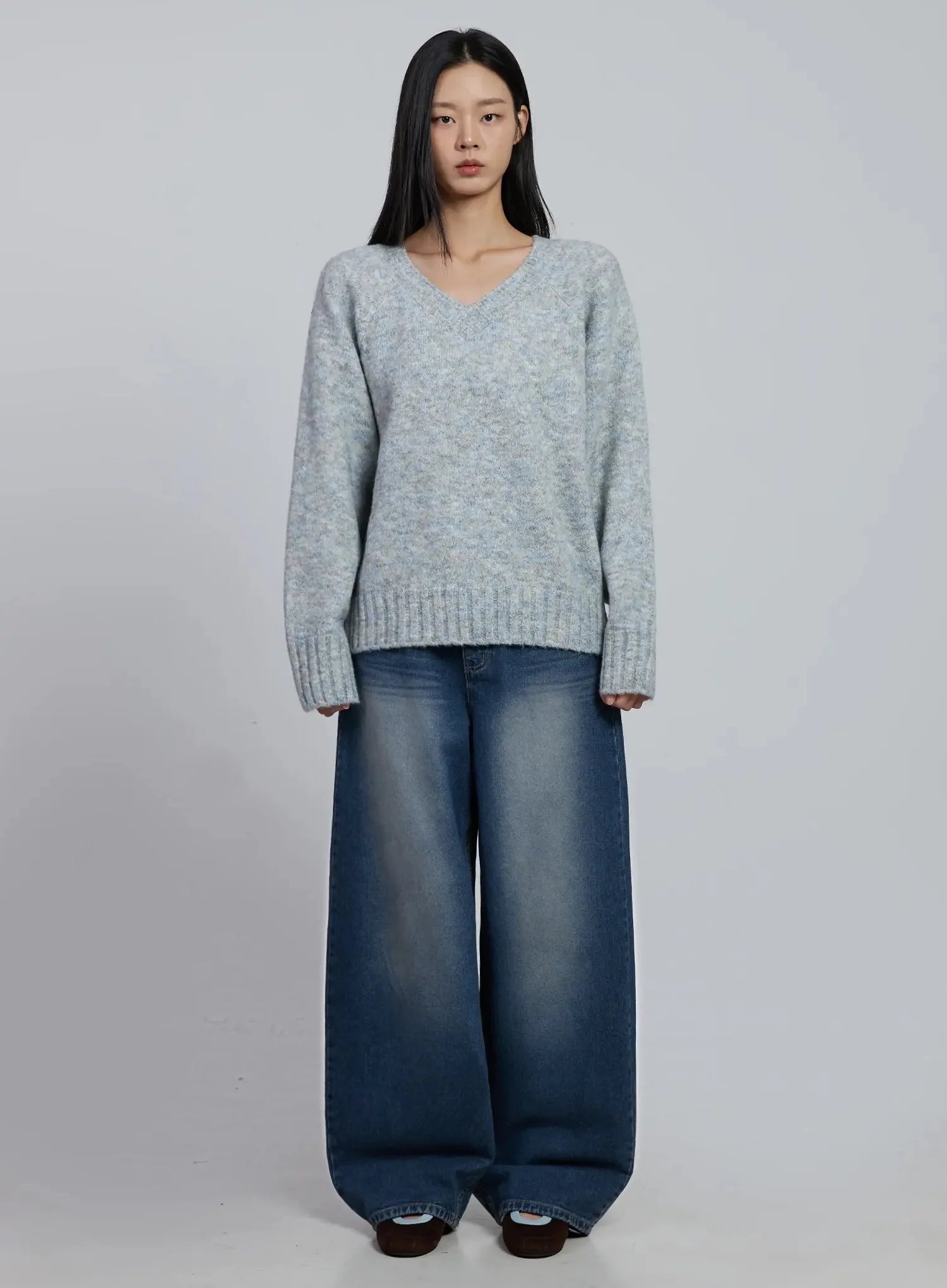 casual-loose-fit-v-neck-sweater-im520