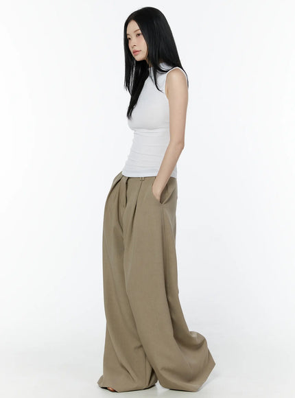 classic-wide-fit-pleated-pants-iu503