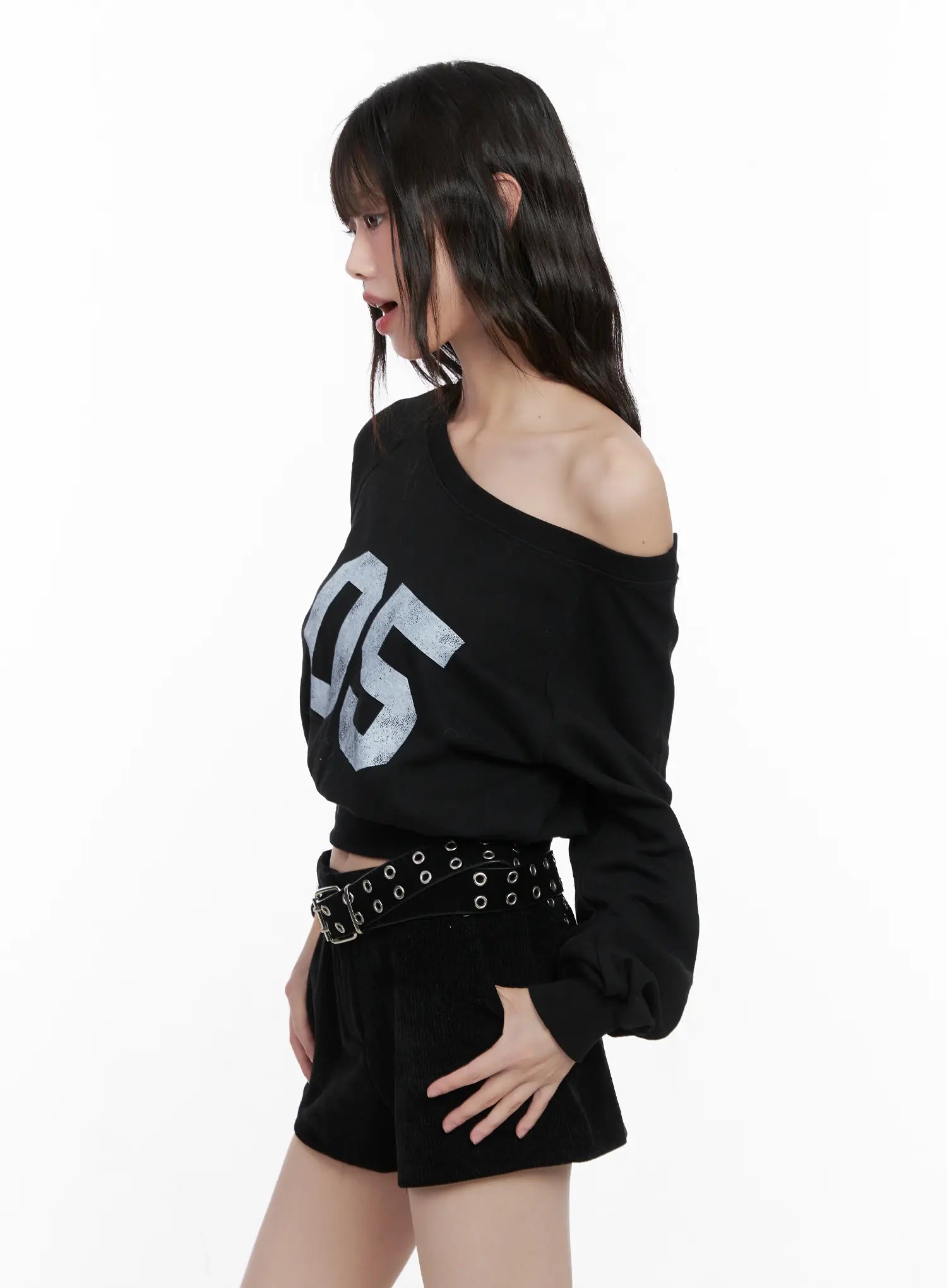 Off-Shoulder Crop Sweatshirt CN510