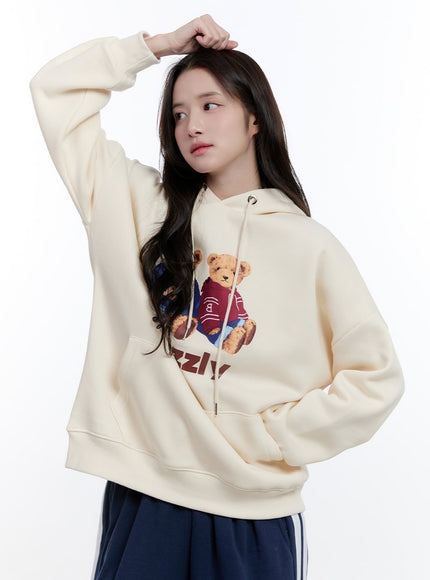 cute-graphic-hoodie-on418