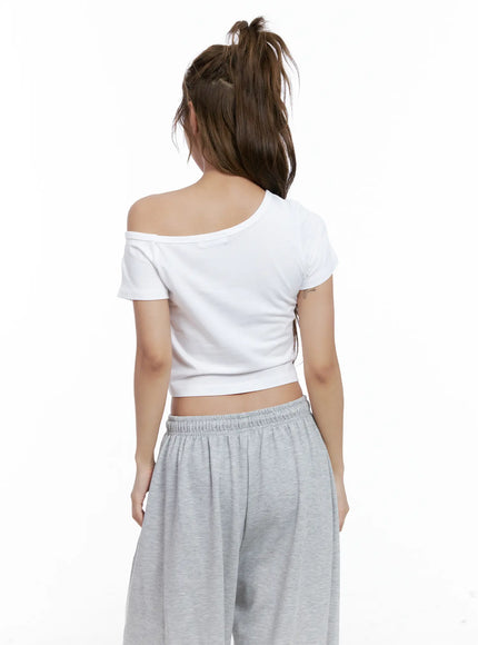 asymmetric-off-shoulder-crop-top-cl514