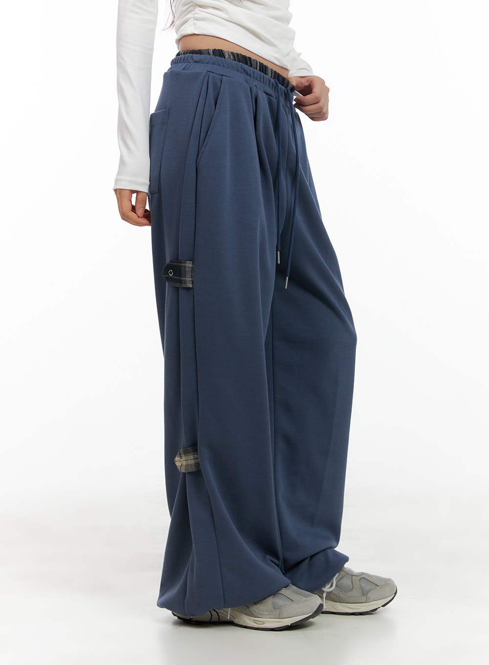 side-buckle-oversized-sweatpants-cg423