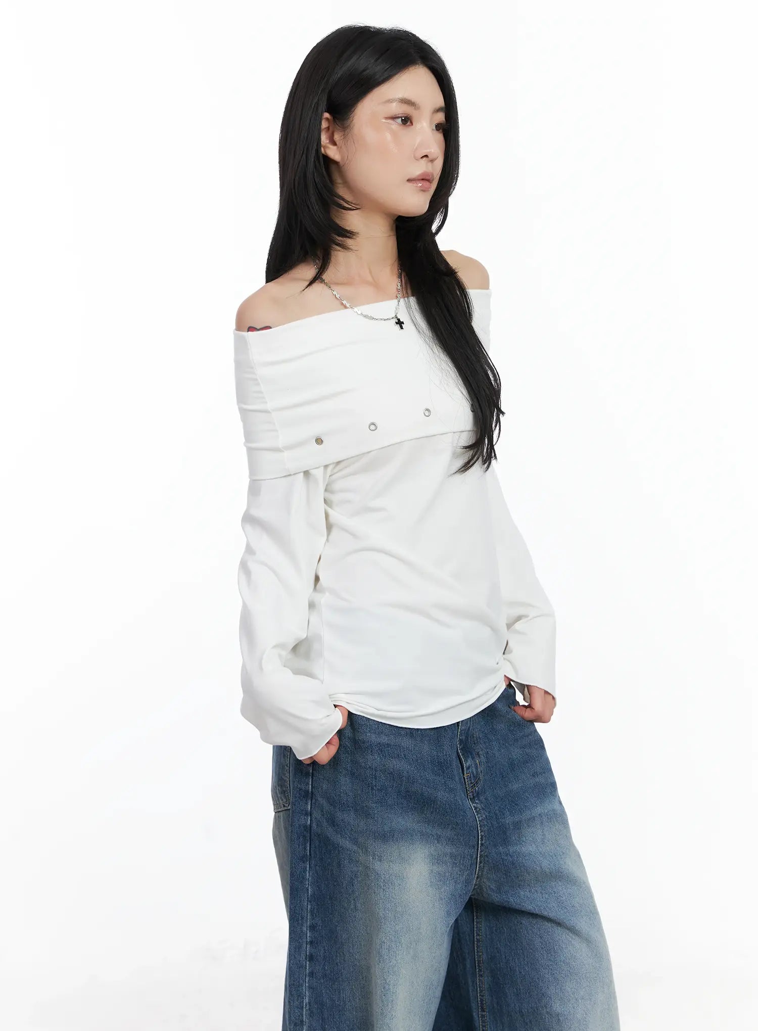 off-shoulder-eyelet-top-cn528