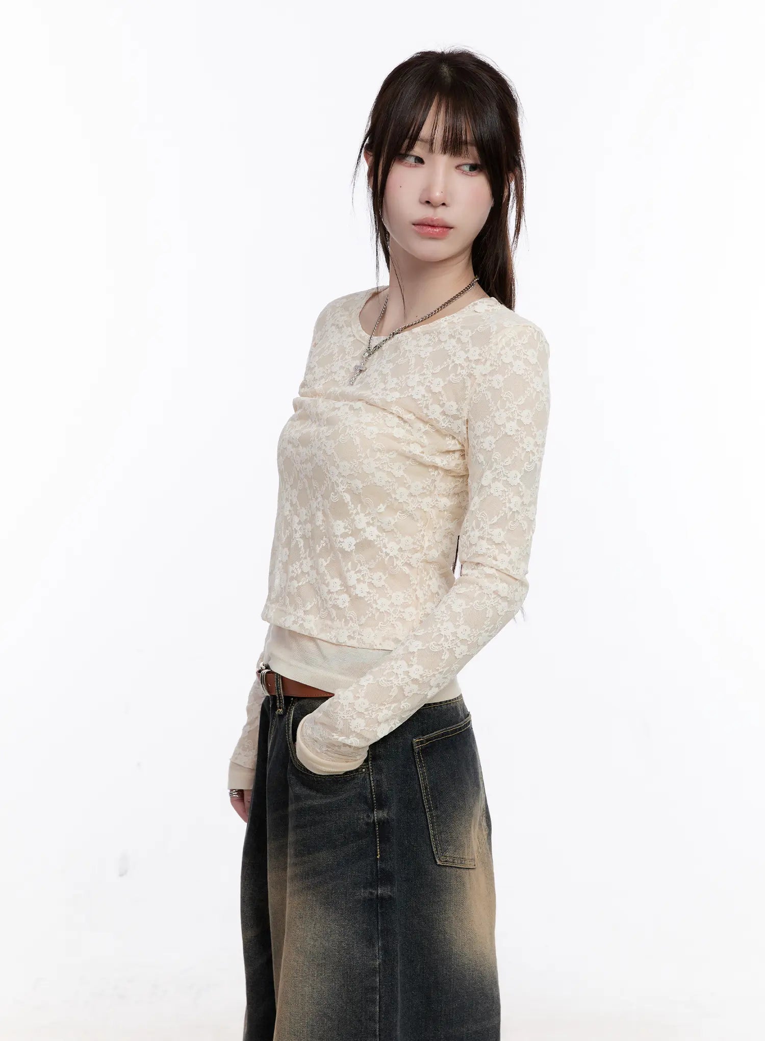 floral-lace-slim-fit-long-sleeve-top-co501