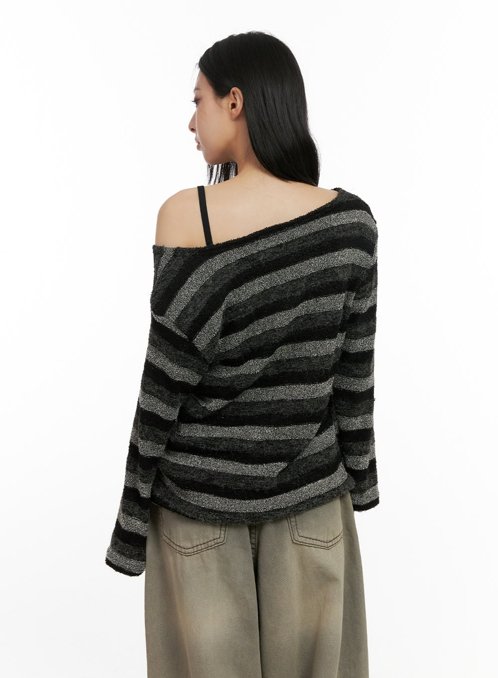 loose-fit-striped-knit-sweater-cn416