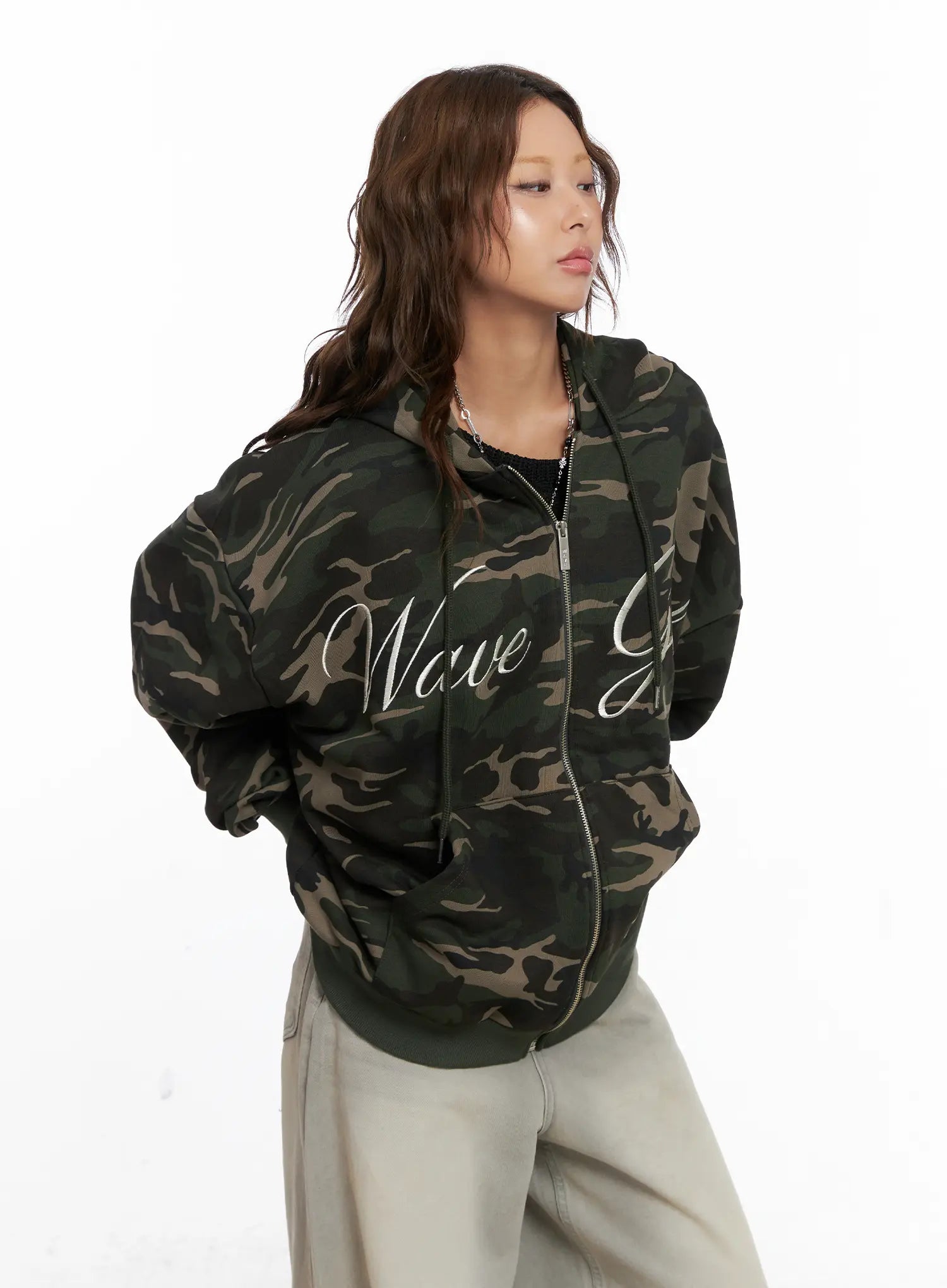 oversized-camo-lettered-hoodie-cs522