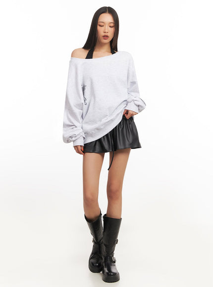 Off-Shoulder Cross Graphic Sweatshirt IA507
