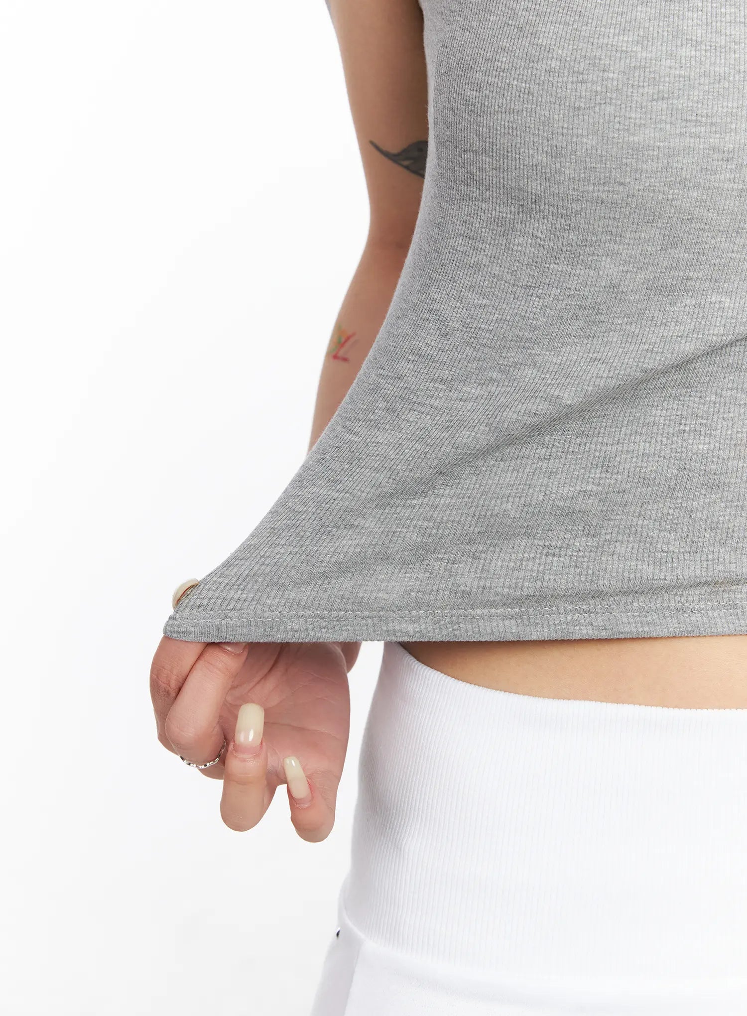 simple-halter-neck-top-cm517