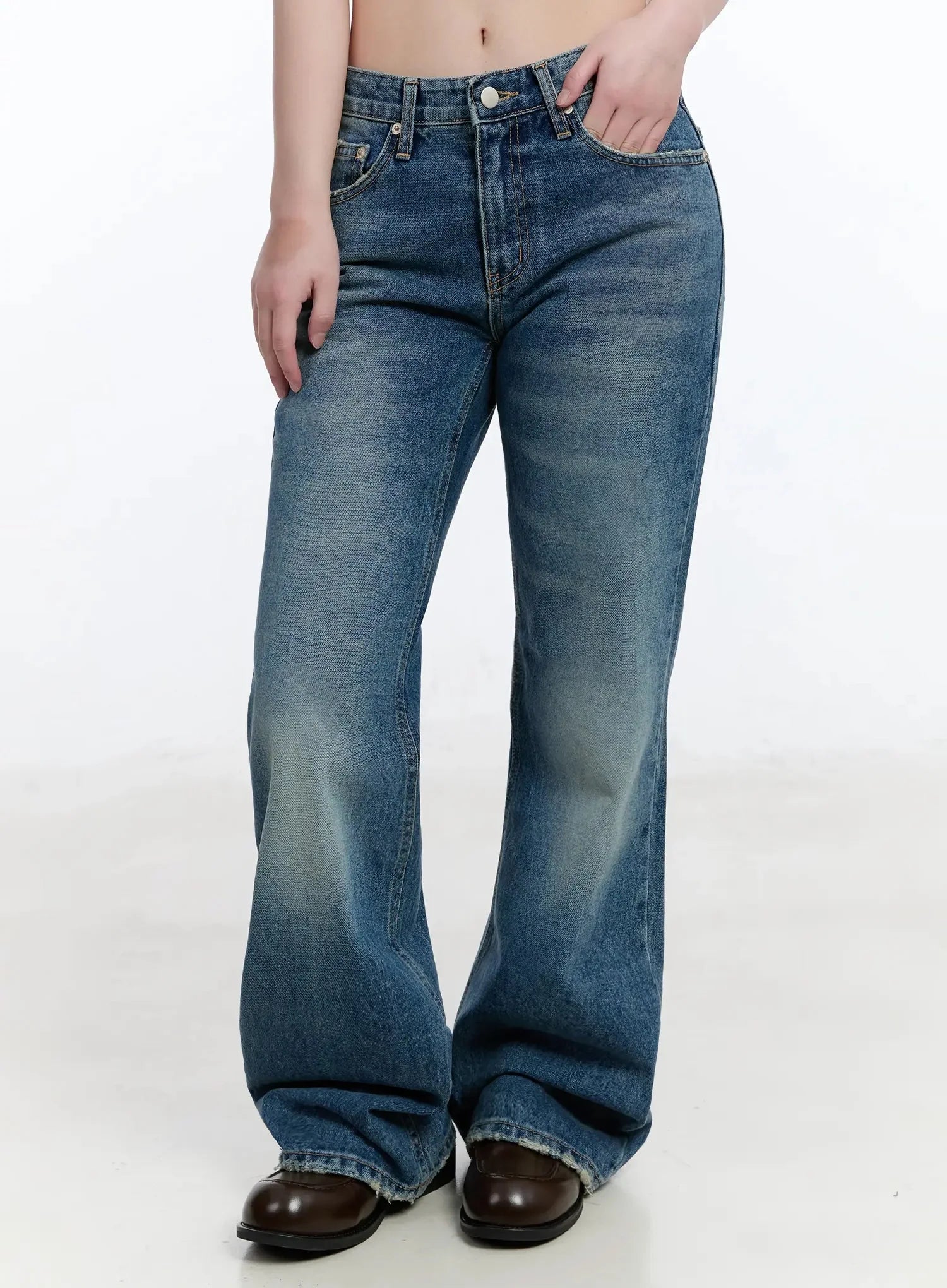 layia-loose-fit-flared-bootcut-jeans-im513