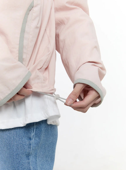 lightweight-hooded-windbreaker-cm505