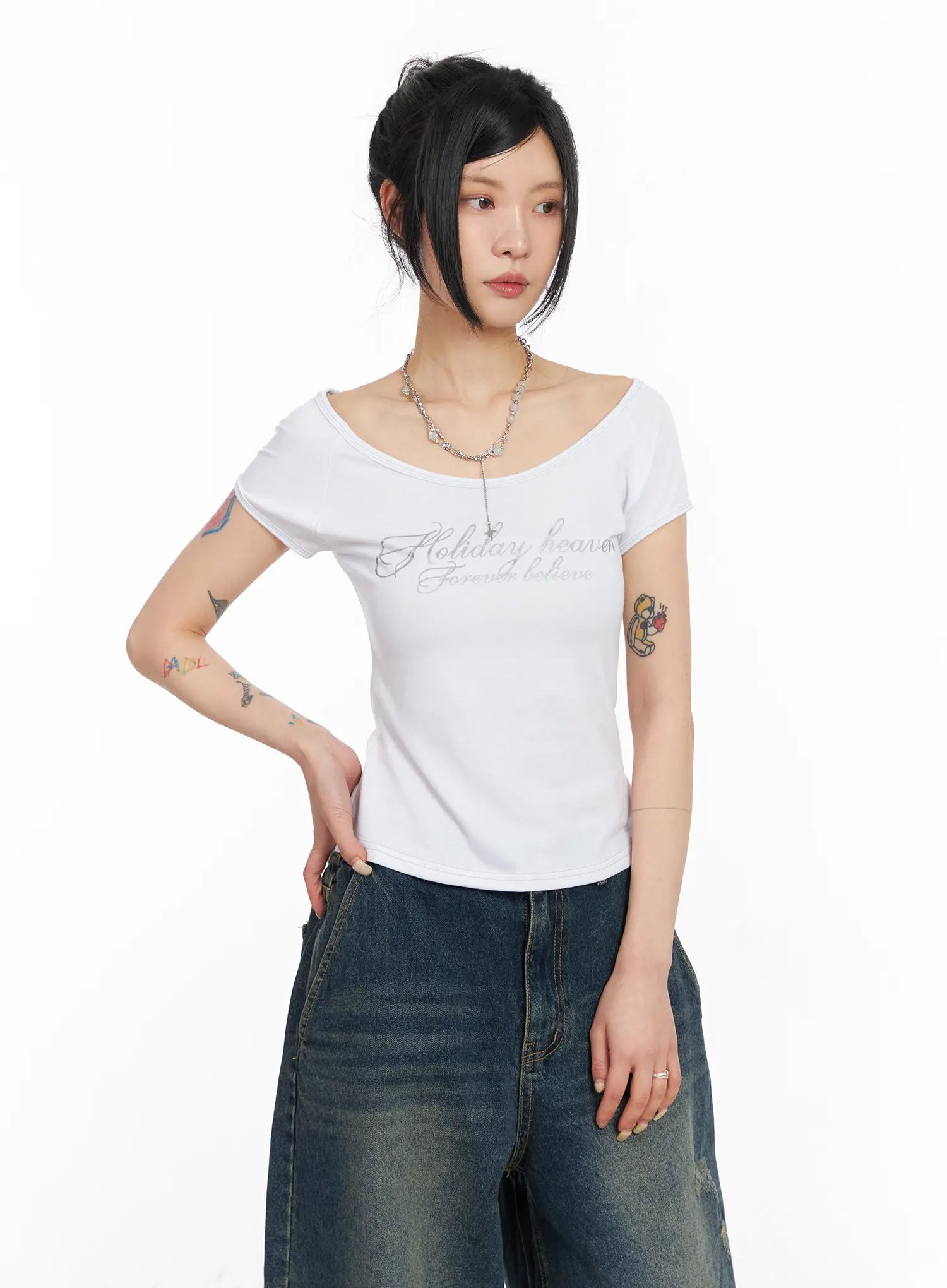 Deep U-Neck Graphic Tee CM516