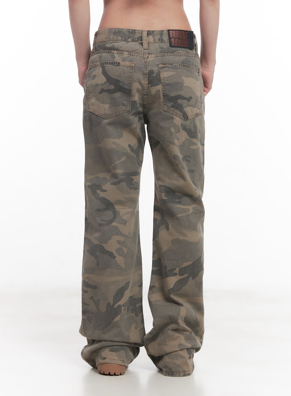 low-rise-camo-bootcut-pants-cy527