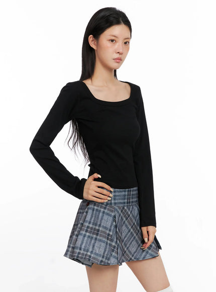 wide-neck-fitted-long-sleeve-top-is508