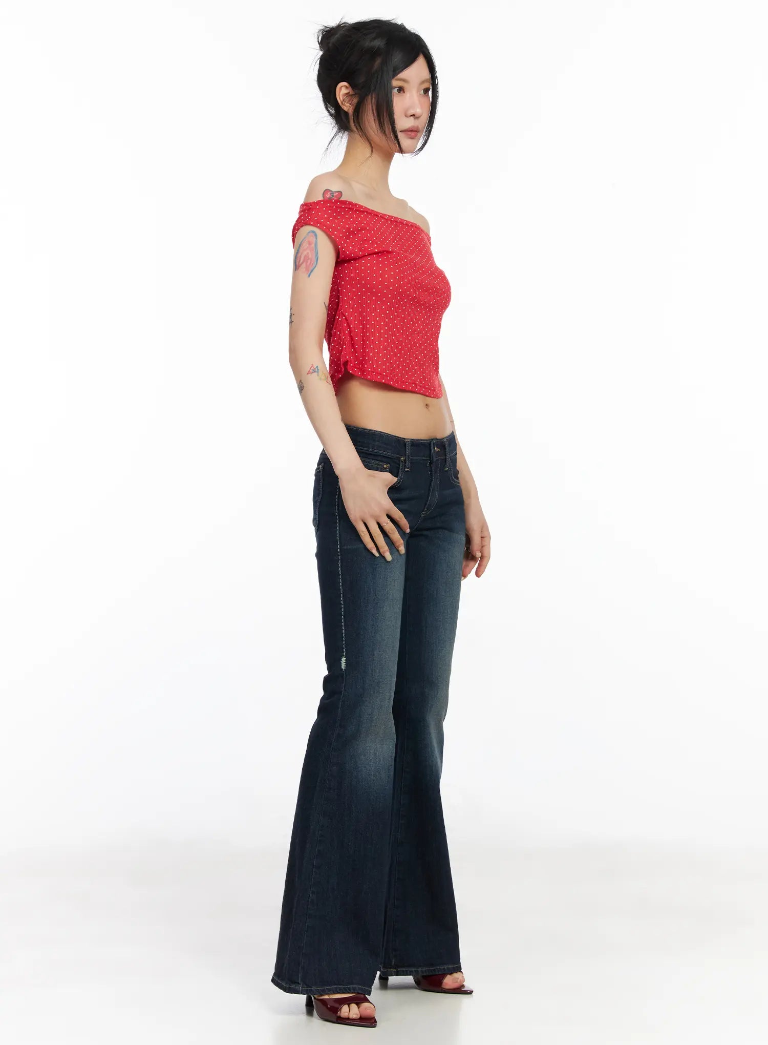 navy-low-rise-bootcut-jeans-cm517