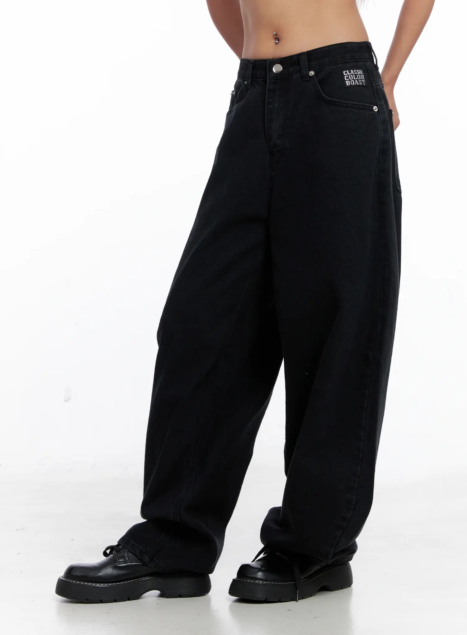 melany-lettering-wide-leg-lettering-jeans-cs524