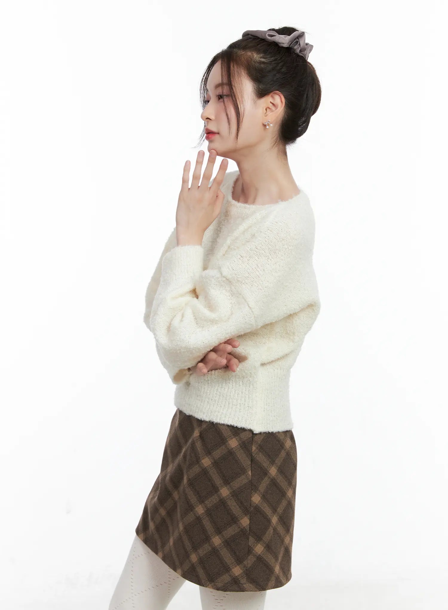 soft-boat-neck-knit-sweater-cn518