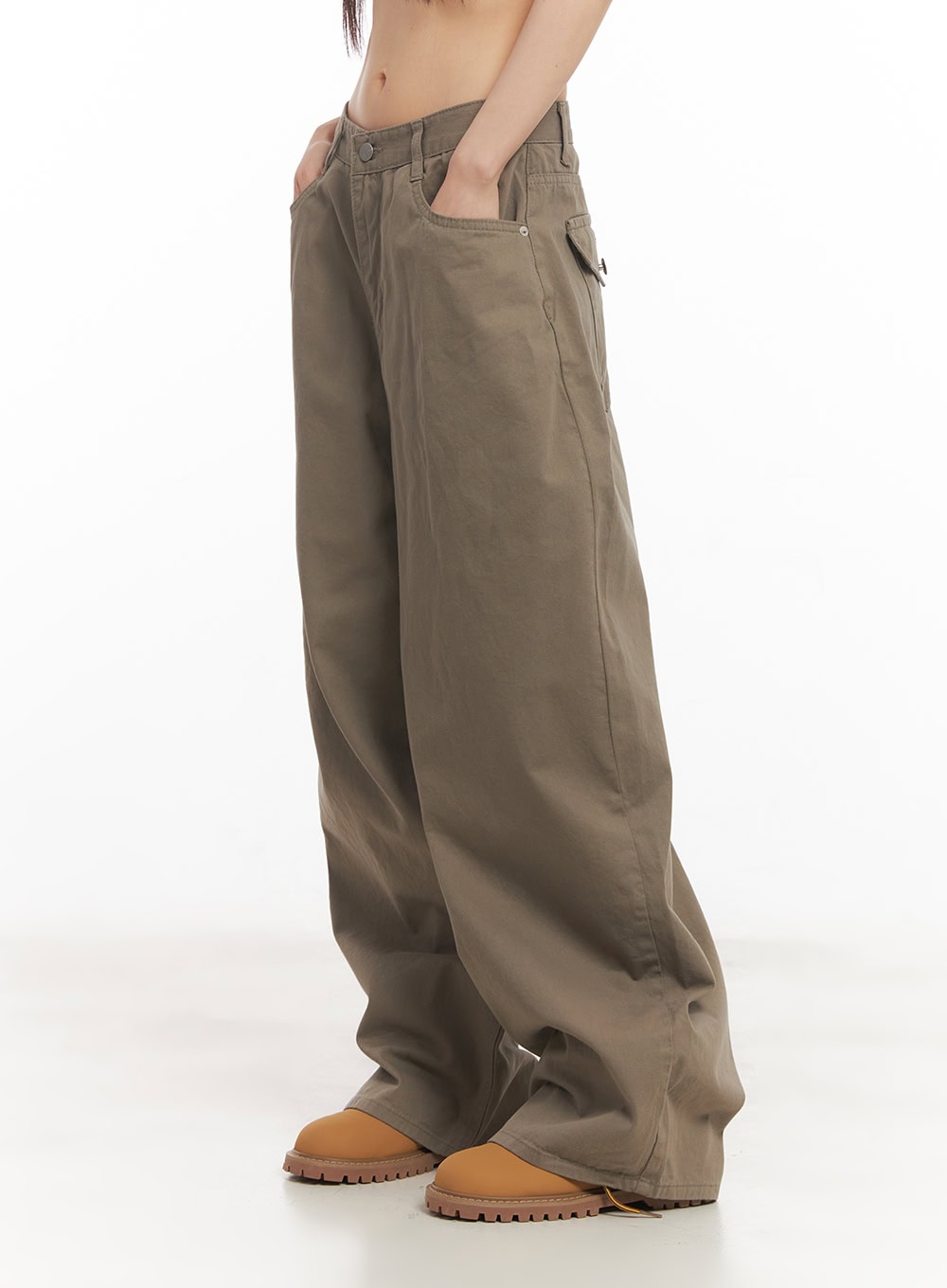 solid-pocketed-wide-fit-trousers-ca523