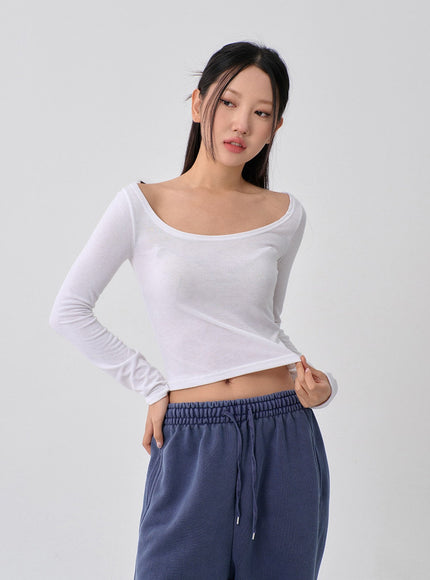 Wide U-Neck Semi Crop T-Shirt CN09