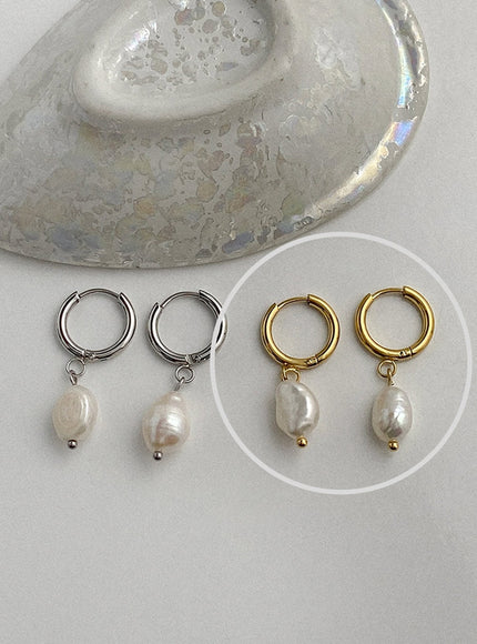 core-faux-pearl-earrings-ia517 / Gold
