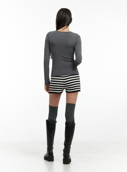 solid-square-neck-long-sleeve-top-co424