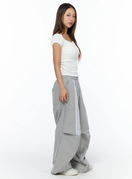 wide-leg-athletic-pants-with-stripe-detail-ca516