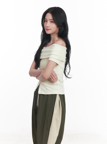 buttoned-slit-off-shoulder-crop-top-cy526