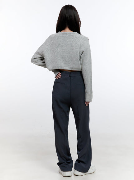 pintuck-straight-fit-slacks-on418