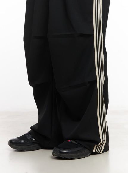 mens-wide-fit-striped-sweatpants-im517