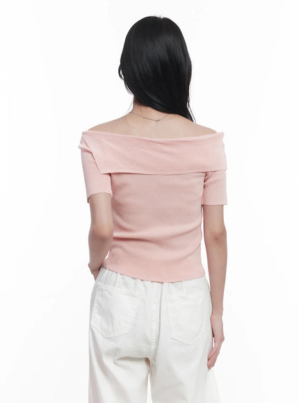 off-shoulder-asymmetric-short-sleeve-sweater-cu525