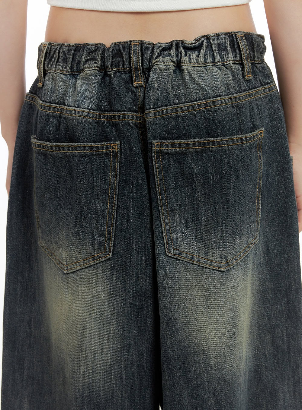 capri-roomy-denim-cargo-jeans-cs412