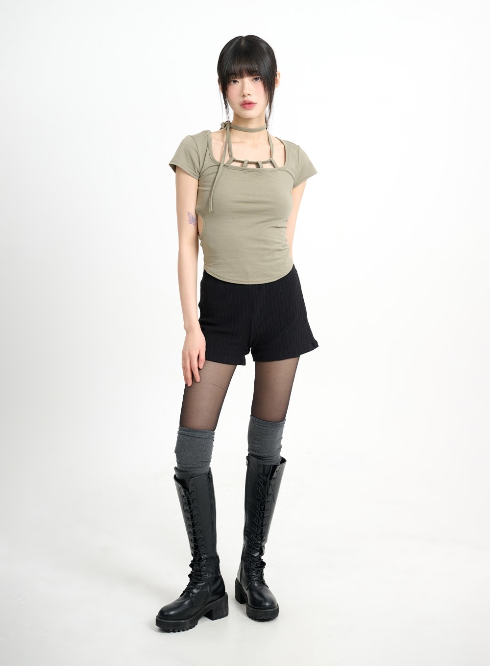 strap-cut-out-cropped-tee-cm415