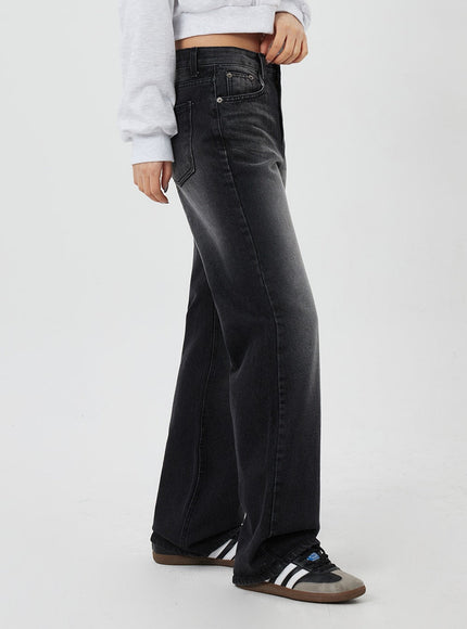 Mid-Rise Bootcut Jeans CF327