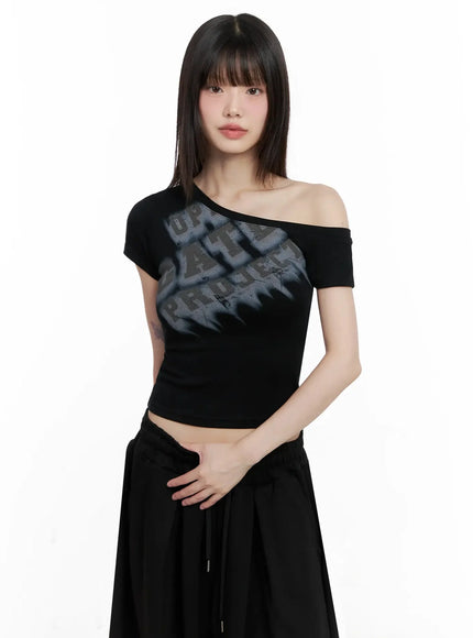 asymmetric-off-shoulder-graphic-top-il528
