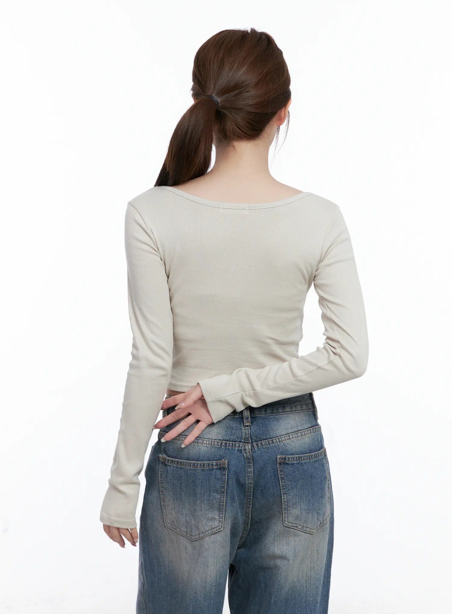 basic-u-neck-long-sleeve-crop-tee-cg529