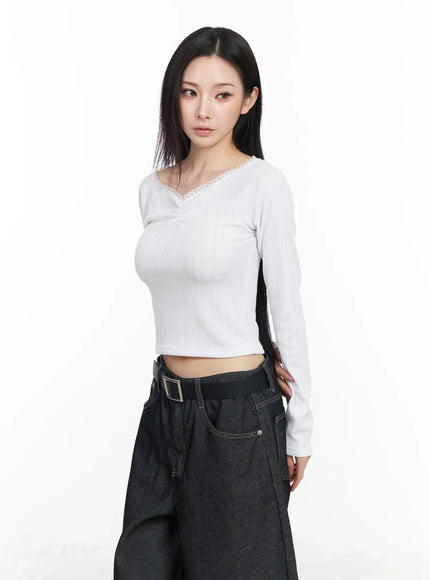 lace-trim-raglan-long-sleeve-top-cm519