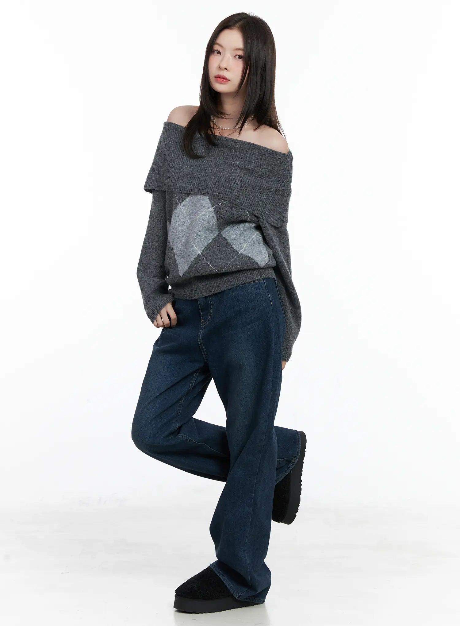 argyle-off-shoulder-knit-sweater-cn518