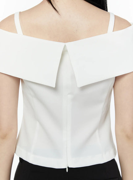 chic-off-shoulder-sleeveless-blouse-iu503
