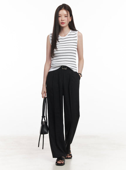 stripe-slim-sleeveless-top-iy509