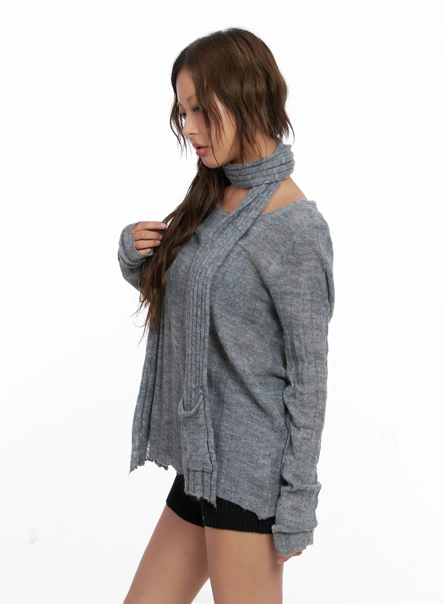 round-neck-long-sleeve-scarf-top-cs524