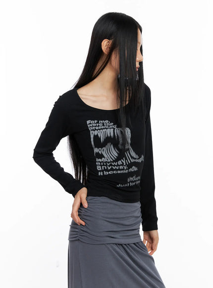 graphic-lettering-u-neck-long-sleeve-cs509