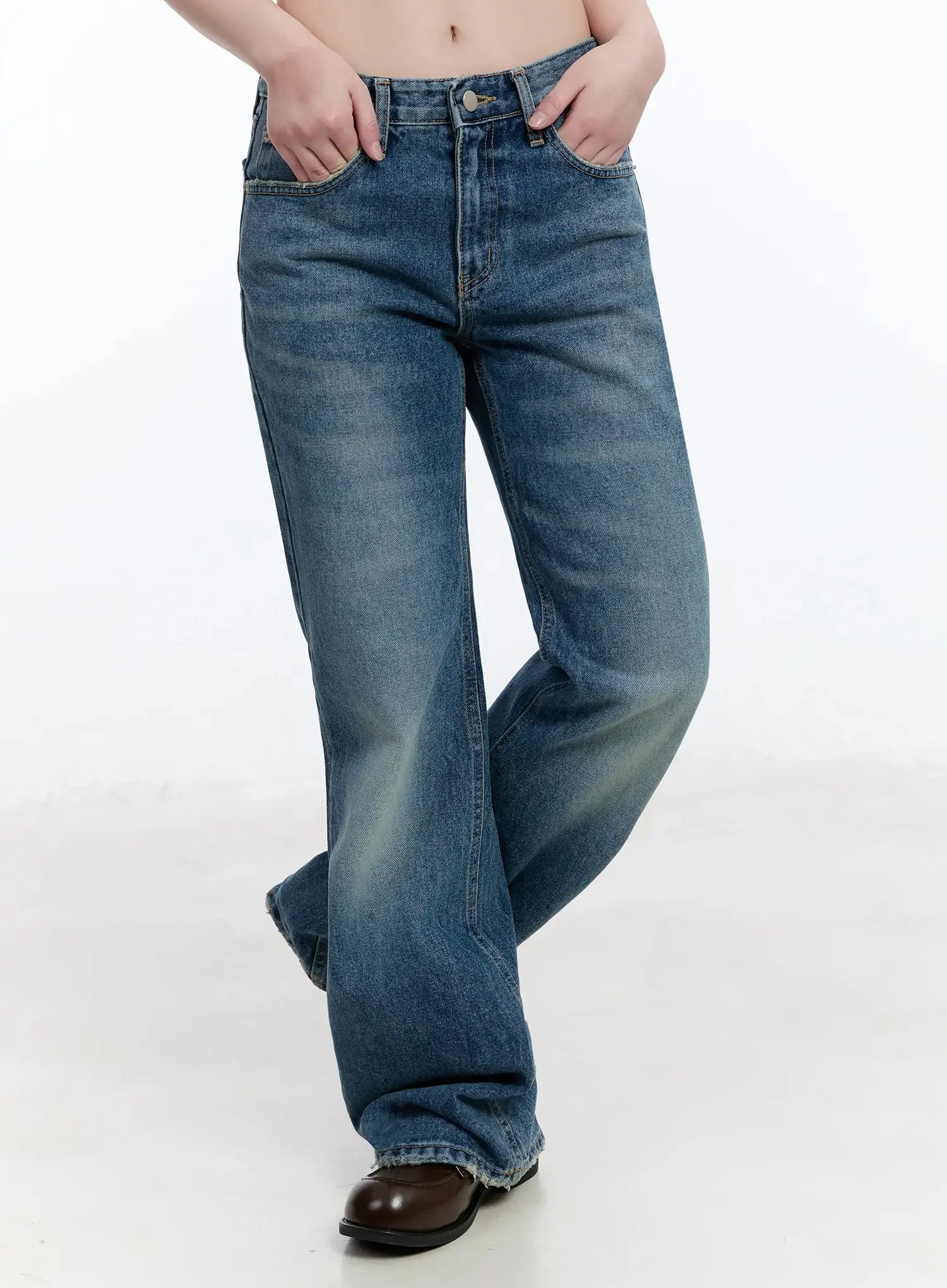 layia-loose-fit-flared-bootcut-jeans-im513