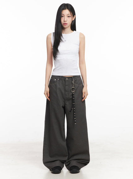 slim-fit-sleeveless-star-graphic-top-iy516