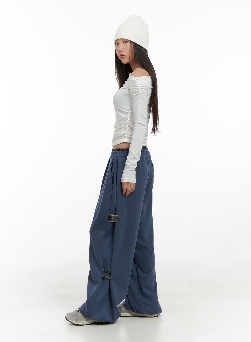 side-buckle-oversized-sweatpants-cg423