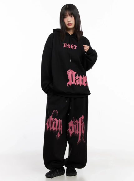 bold-graphic-sweatpants-in503